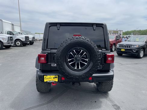 Used 2024 Jeep Wrangler Unlimited Rubicon AWD/4WD image 7