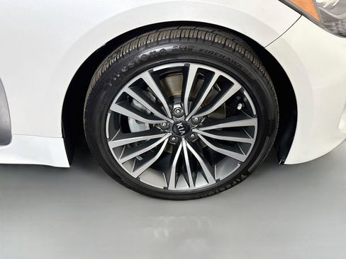 Used 2018 Kia Stinger Premium RWD image 32