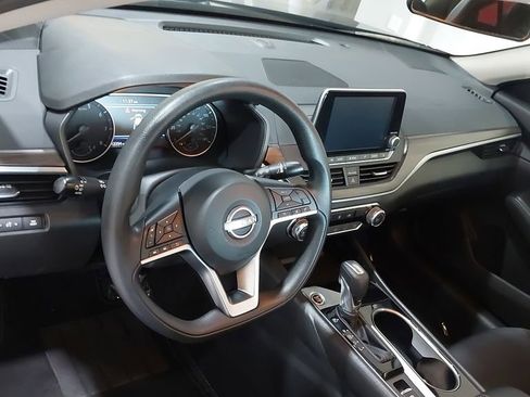 Certified 2024 Nissan Altima 2.5 SV image 19