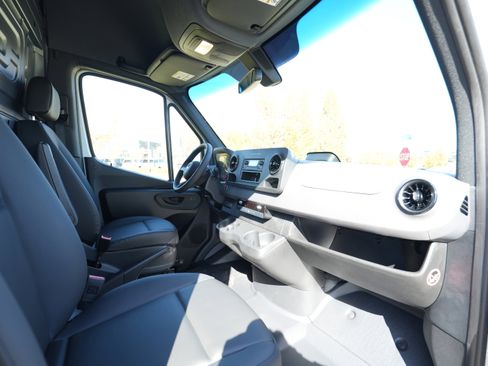 New 2025 Mercedes-Benz Sprinter 2500 image 34