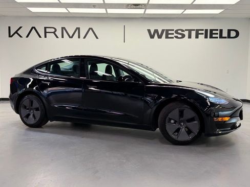 Used 2023 Tesla Model 3 Standard Range image 1