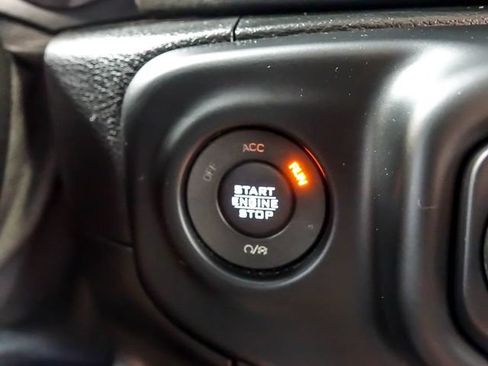 Used 2019 Jeep Wrangler Unlimited Sahara AWD/4WD image 20