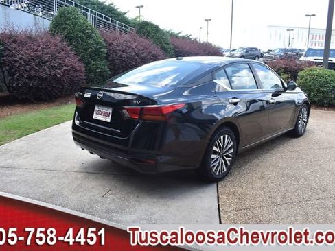 Used 2024 Nissan Altima 2.5 SV FWD image 10