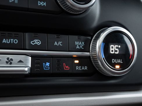 Used 2024 Ford Expedition Limited image 37