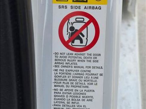 Used 2022 Toyota Prius FWD image 22