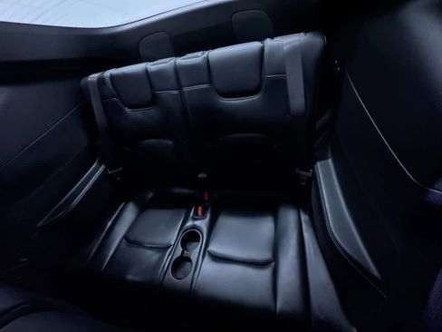 Used 2022 Tesla Model Y Long Range image 39