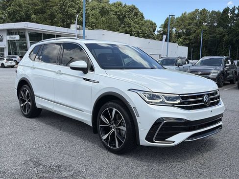 Used 2024 Volkswagen Tiguan SEL R-Line AWD/4WD image 29