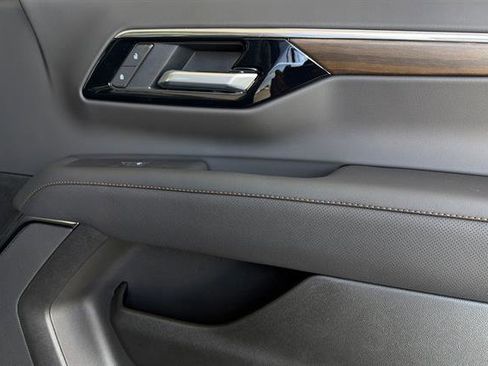 New 2026 Chevrolet Suburban High Country AWD/4WD image 21
