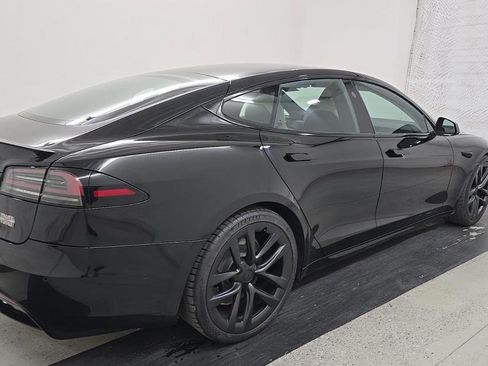 Used 2022 Tesla Model S Plaid image 3