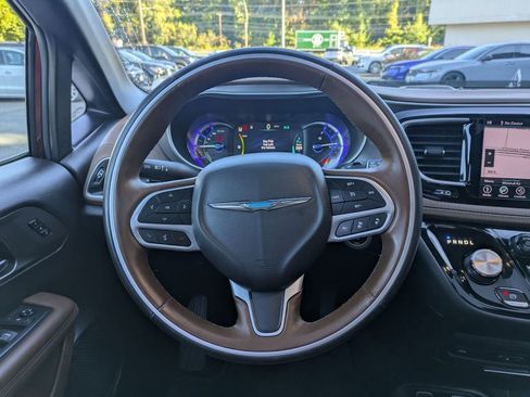 Used 2020 Chrysler Pacifica Limited w/ Advanced Safetytec Group image 15