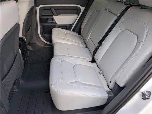 New 2026 Land Rover Defender 110 X-Dynamic SE AWD/4WD image 15