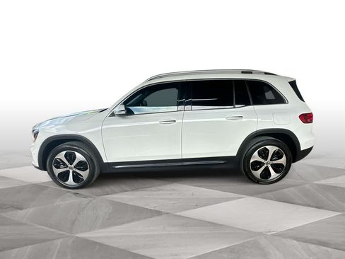 Used 2025 Mercedes-Benz GLB 250 4MATIC w/ Exclusive Package image 5