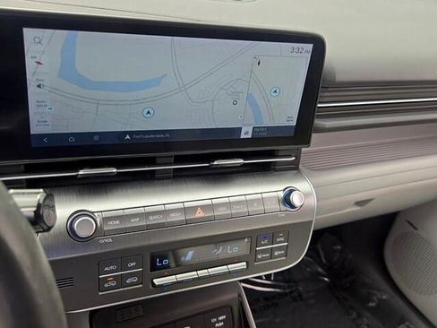 Used 2024 Hyundai Kona Limited FWD image 21