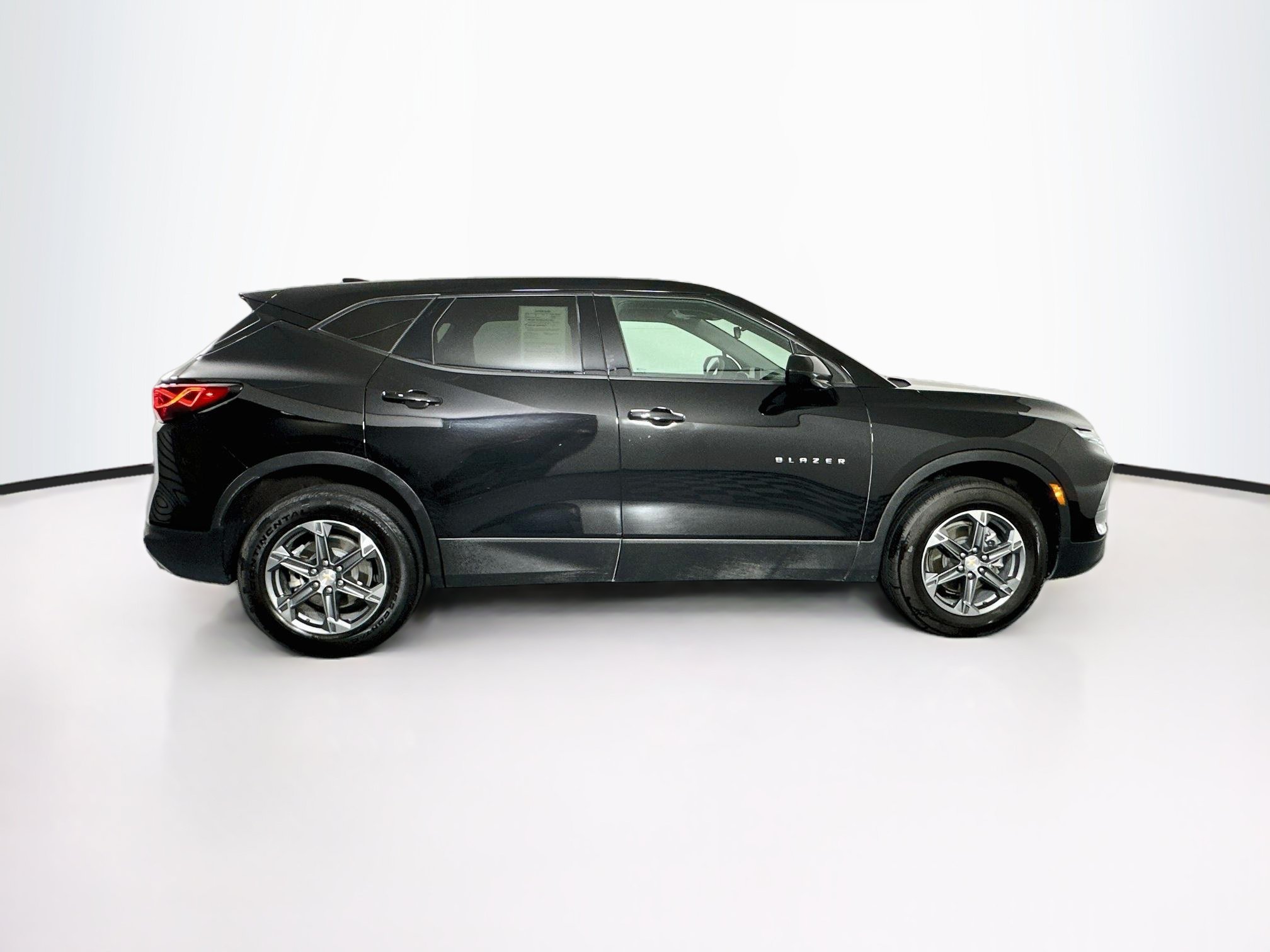 Used 2025 Chevrolet Blazer LT FWD image 10