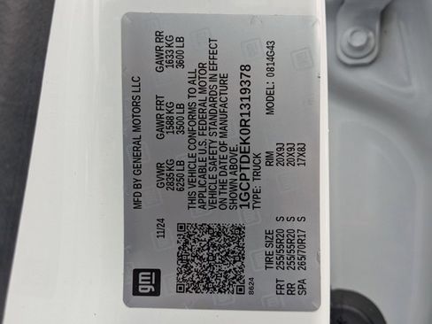 Used 2024 Chevrolet Colorado Z71 w/ Z71 Convenience Package 2 image 23