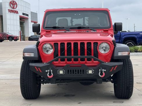Used 2020 Jeep Gladiator Sport w/ Quick Order Package 24S AWD/4WD image 7