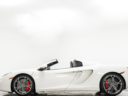 Used 2014 McLaren MP4-12C Spider RWD image 6