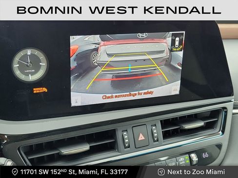 Used 2025 Lexus ES 350 w/ Premium Package image 21