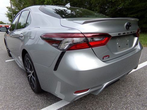 Used 2022 Toyota Camry SE FWD image 8