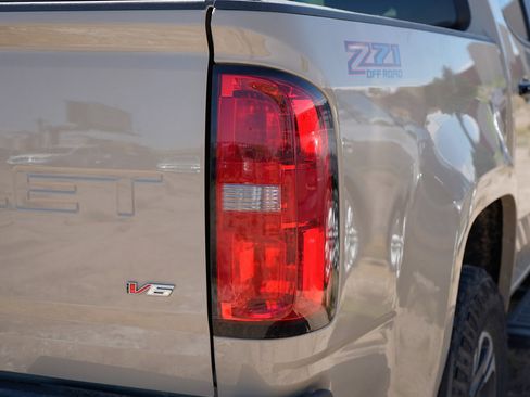 Used 2022 Chevrolet Colorado Z71 AWD/4WD image 16