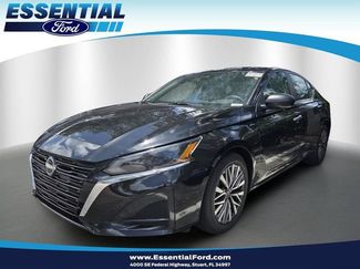 Used 2025 Nissan Altima 2.5 SV FWD video 1