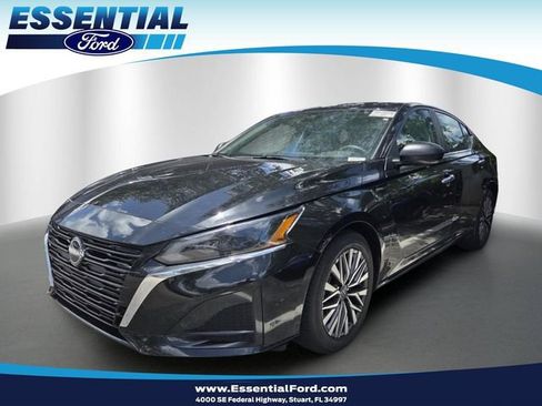 Used 2025 Nissan Altima 2.5 SV FWD image 1