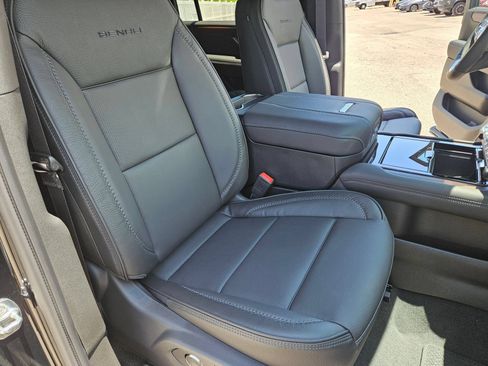 New 2026 GMC Yukon XL Denali RWD image 30