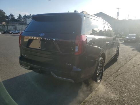 Used 2025 Ford Expedition Max Platinum image 4