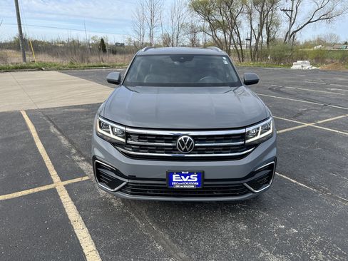 Used 2022 Volkswagen Atlas Cross Sport SEL R-Line AWD/4WD image 2