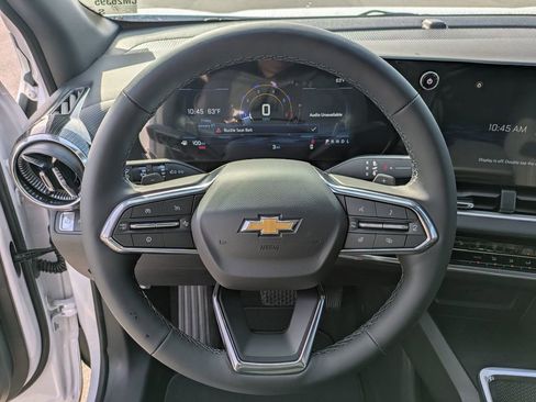 New 2026 Chevrolet Equinox LT image 18