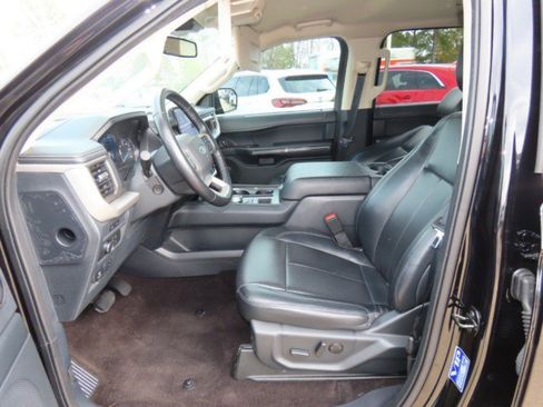 Used 2022 Ford Expedition Max XLT image 26