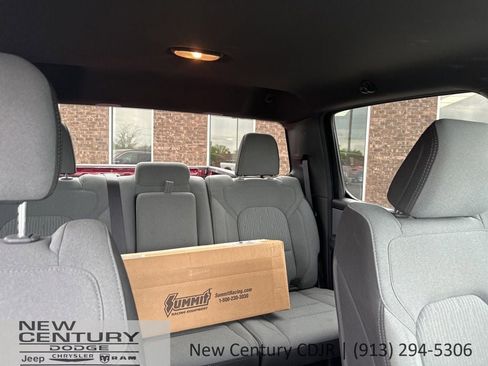 Used 2022 RAM 1500 Big Horn AWD/4WD image 16