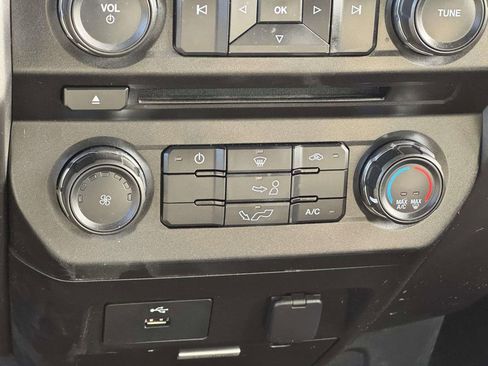 Used 2018 Ford F150 XLT image 5