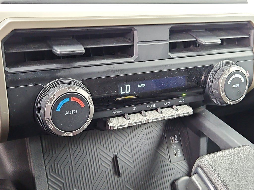 Used 2024 Toyota Tacoma TRD Off-Road AWD/4WD image 31