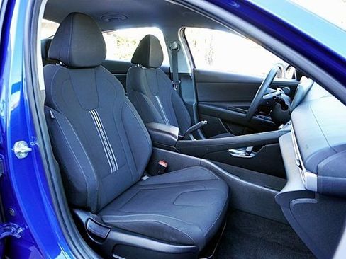 Certified 2024 Hyundai Elantra SEL FWD image 12
