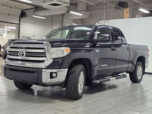 Used 2017 Toyota Tundra SR5 image 11