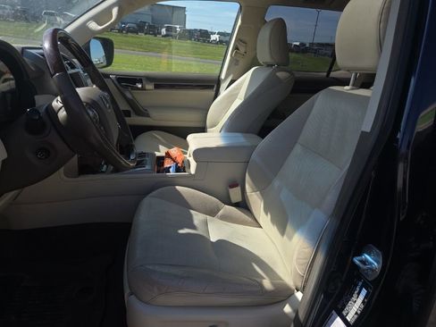 Used 2019 Lexus GX 460 Premium w/ Premium Package image 15