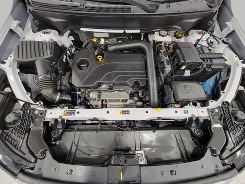 Used 2024 GMC Terrain SLE image 9