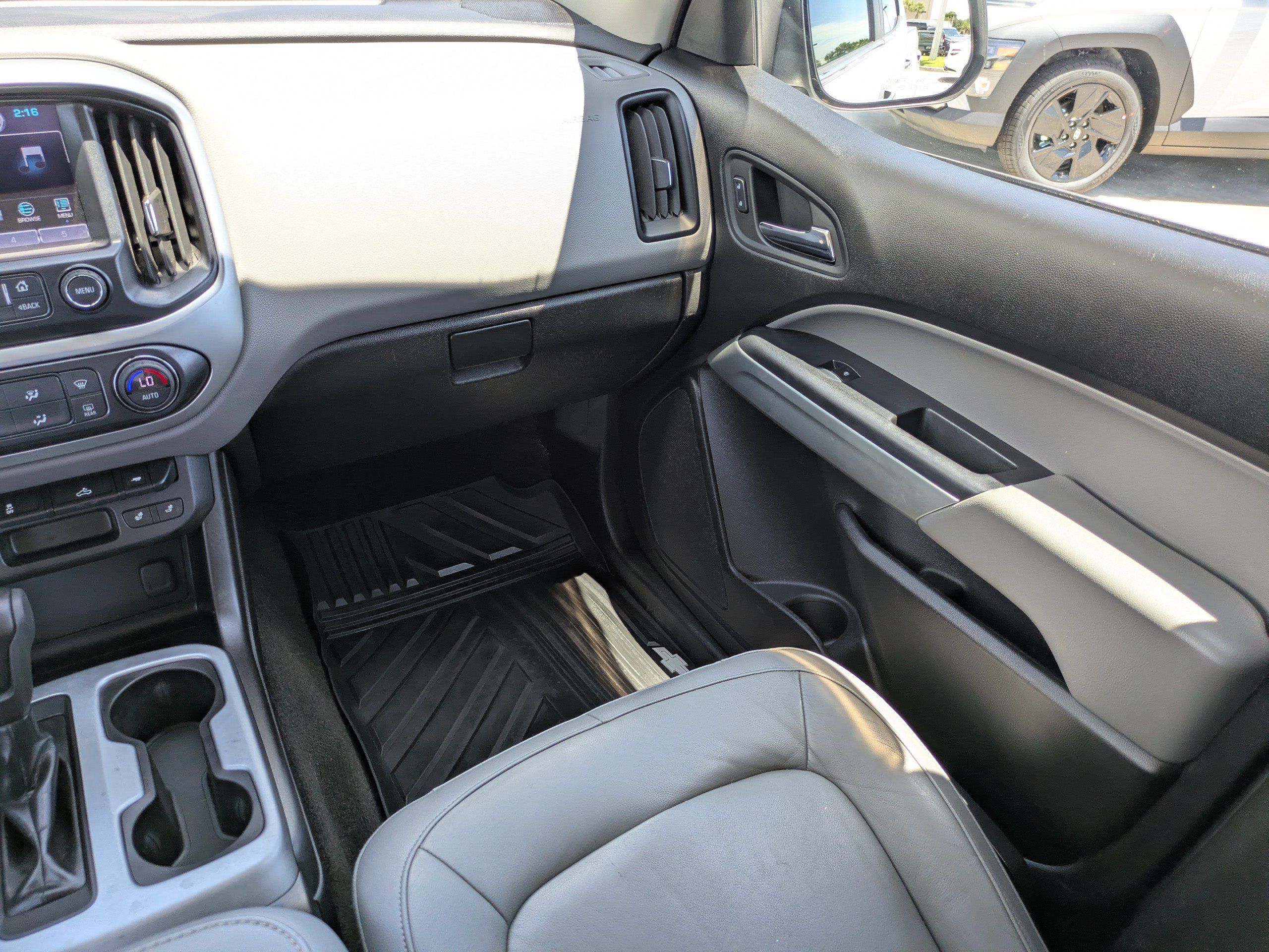 Used 2017 Chevrolet Colorado LT w/ Luxury Package, Chrome RWD image 15