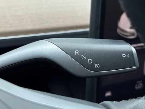 Used 2023 Tesla Model 3 Standard Range image 24