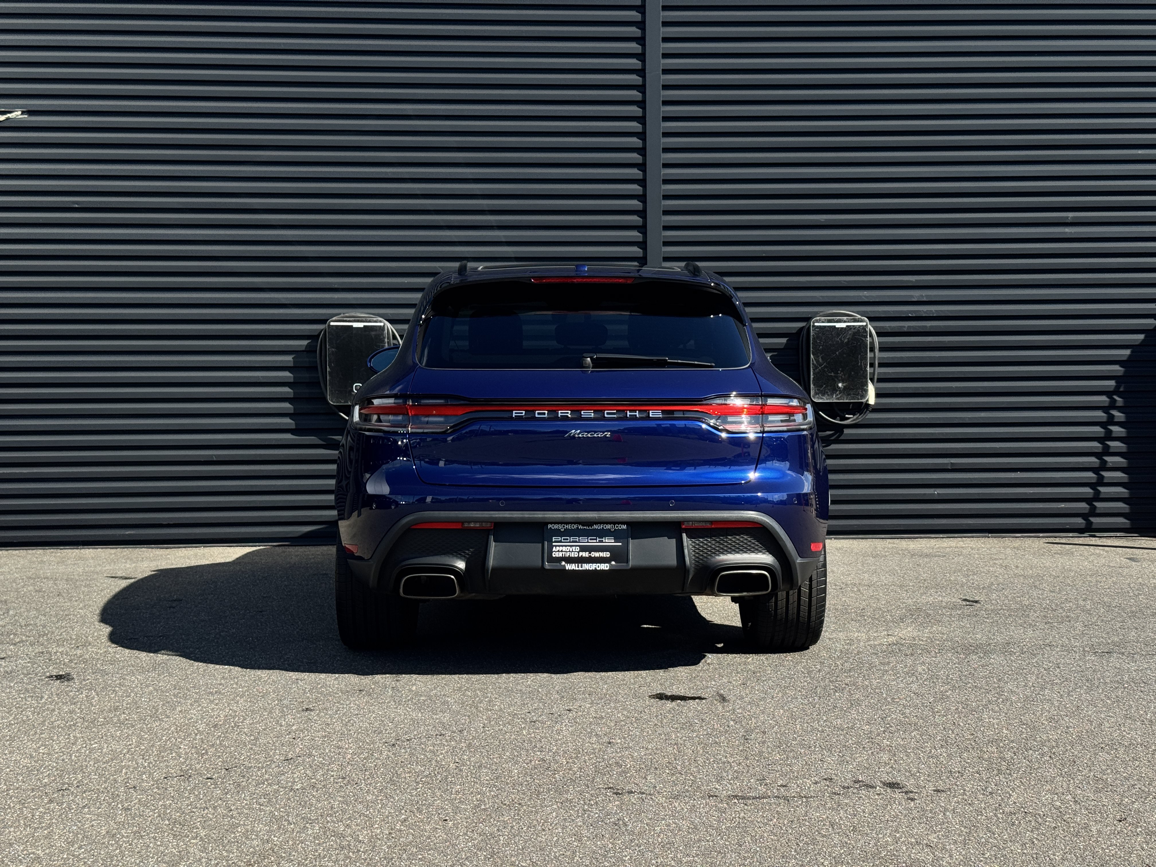 Certified 2023 Porsche Macan AWD/4WD image 8
