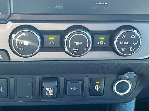 Used 2020 Toyota Tacoma TRD Off-Road image 16