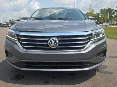 Used 2022 Volkswagen Passat 2.0T SE FWD image 3