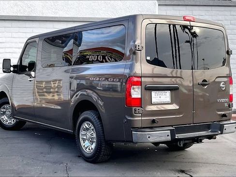 Used 2018 Nissan NV 3500 SL image 10