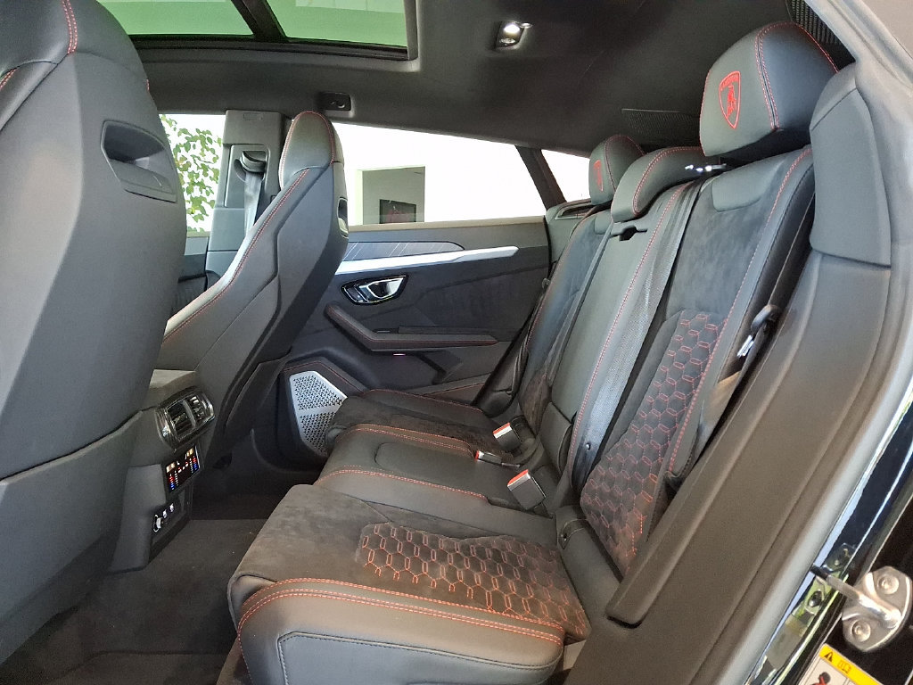 Used 2021 Lamborghini Urus AWD/4WD image 15