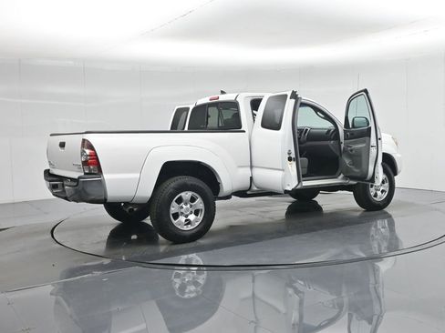 Used 2014 Toyota Tacoma PreRunner image 4