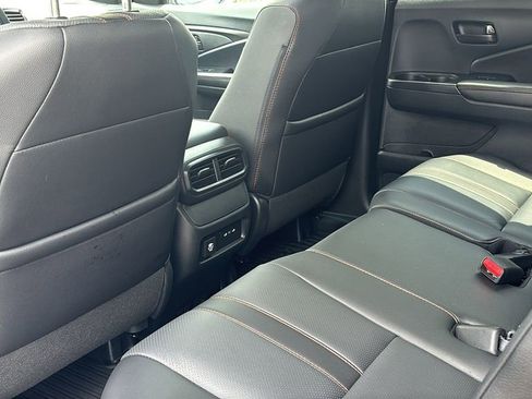 Certified 2025 Honda Passport TrailSport image 31