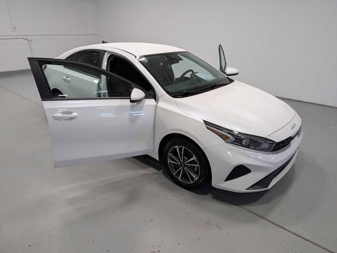 Certified 2023 Kia Forte LXS FWD image 16