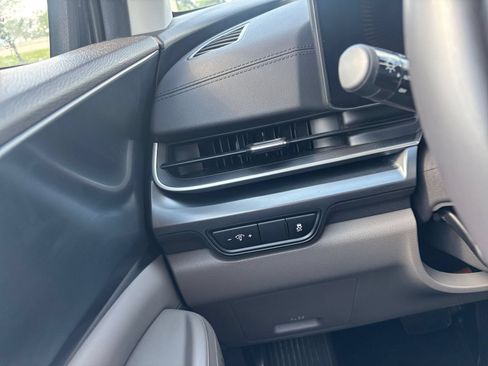Used 2026 Kia Carnival FWD image 37