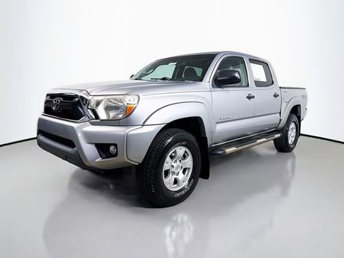 Used 2014 Toyota Tacoma PreRunner image 3